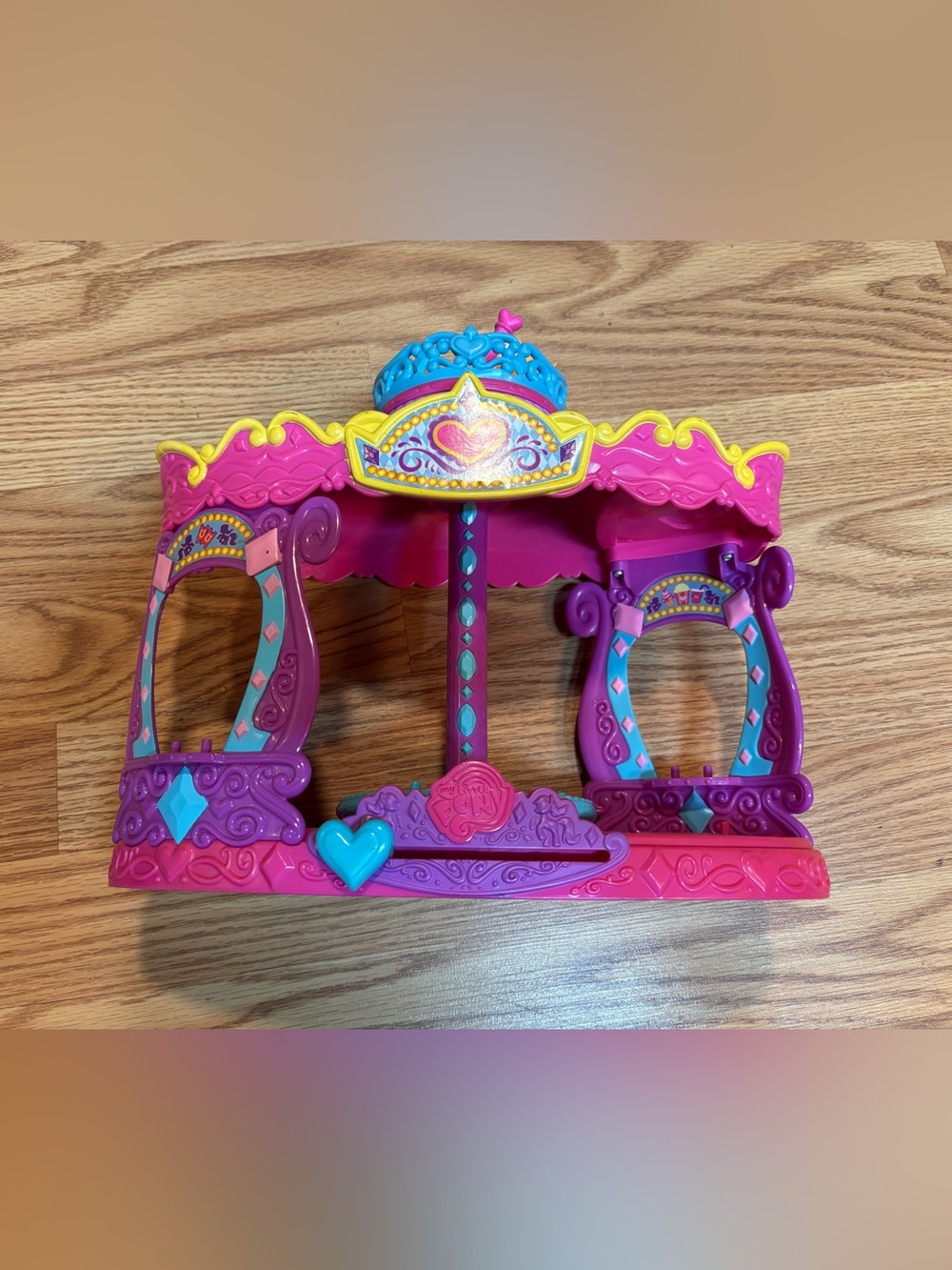 2010 My Little Pony Rarity’s Carousel Boutique Playset-no Figurines